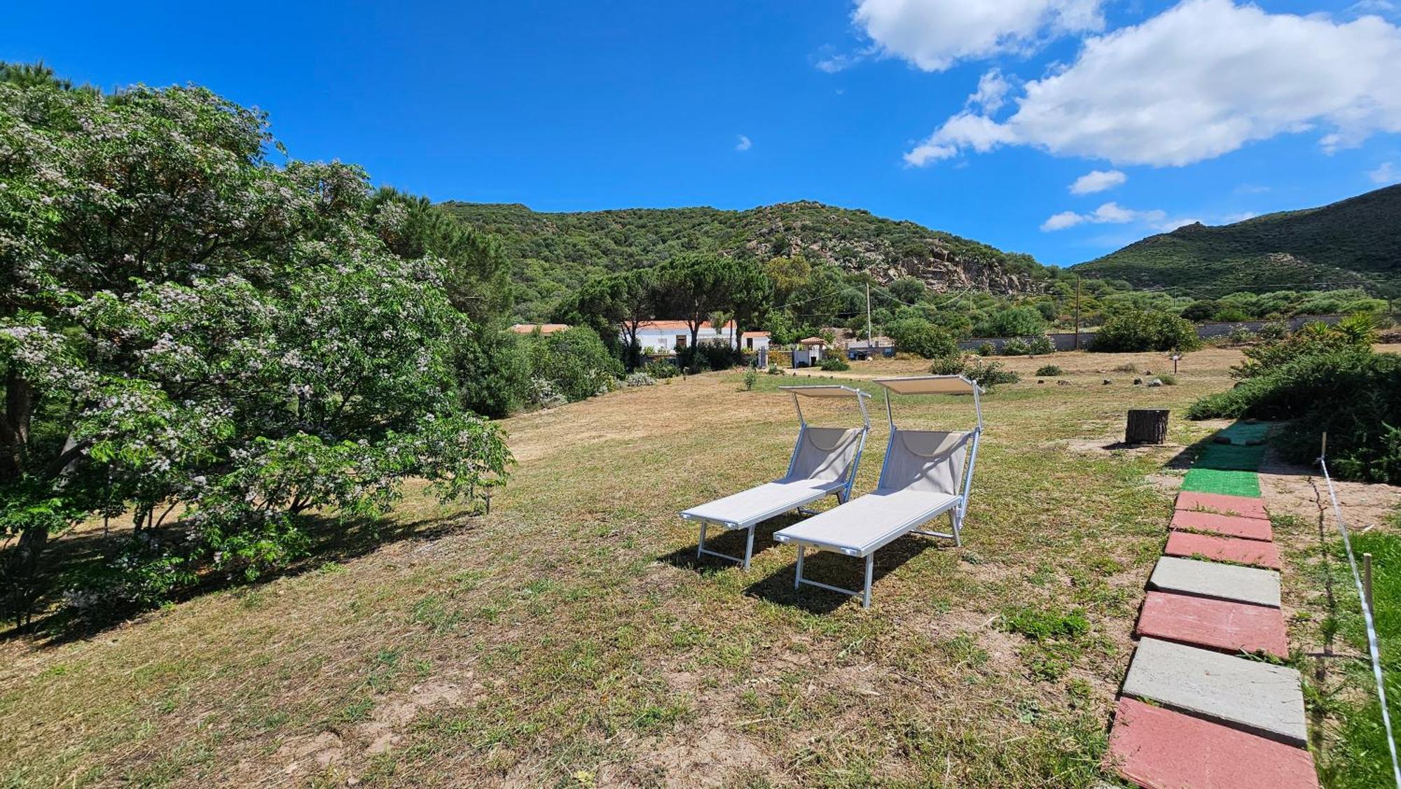 Villa Jolies Viddalba Exteriör bild